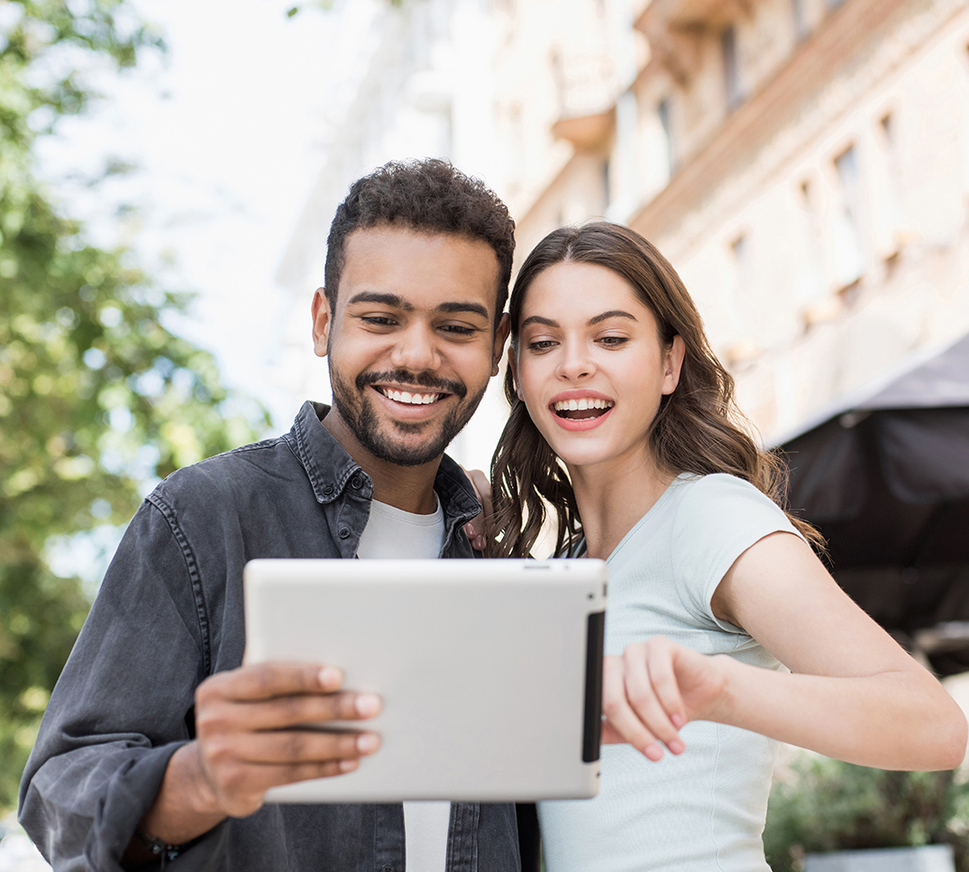 Gemeinsam die beste Spitalversicherung auswählen Informiere dich gemeinsam über verschiedene Optionen und finde die Spitalversicherung, die zu deinem Leben passt – einfach, digital und verständlich.